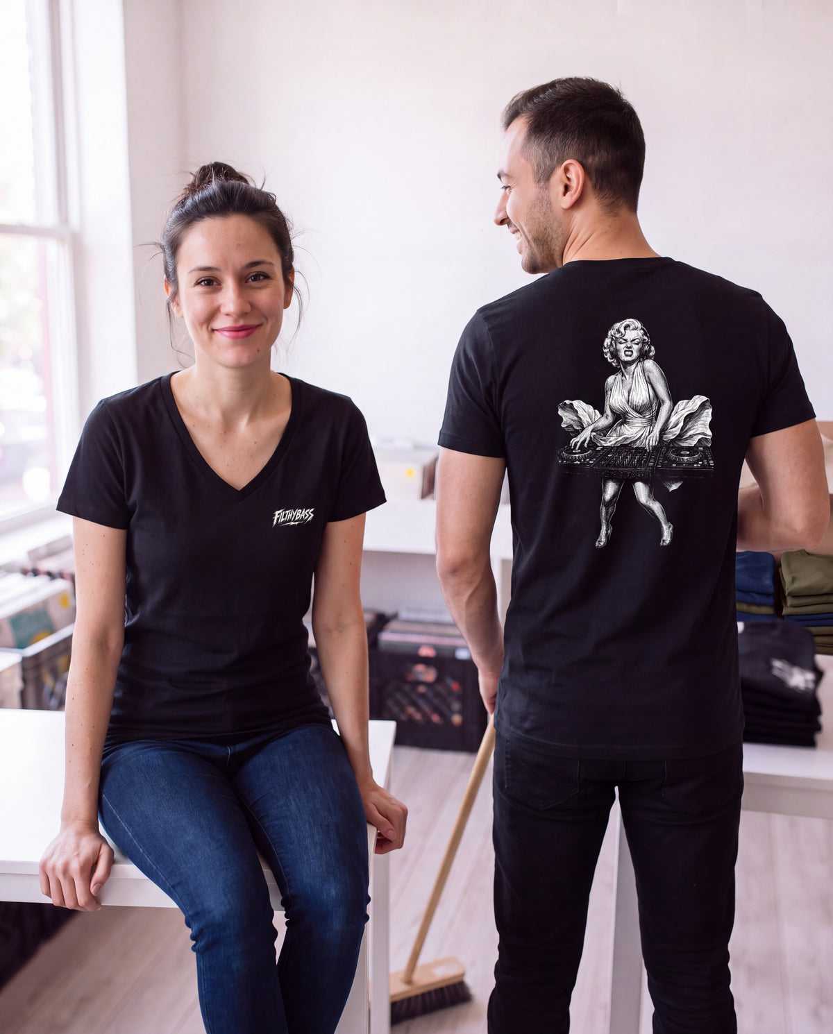 Marilyn Monroe Droppin Bass - FILTHYBASS - V-Neck Shirt — lifestyle