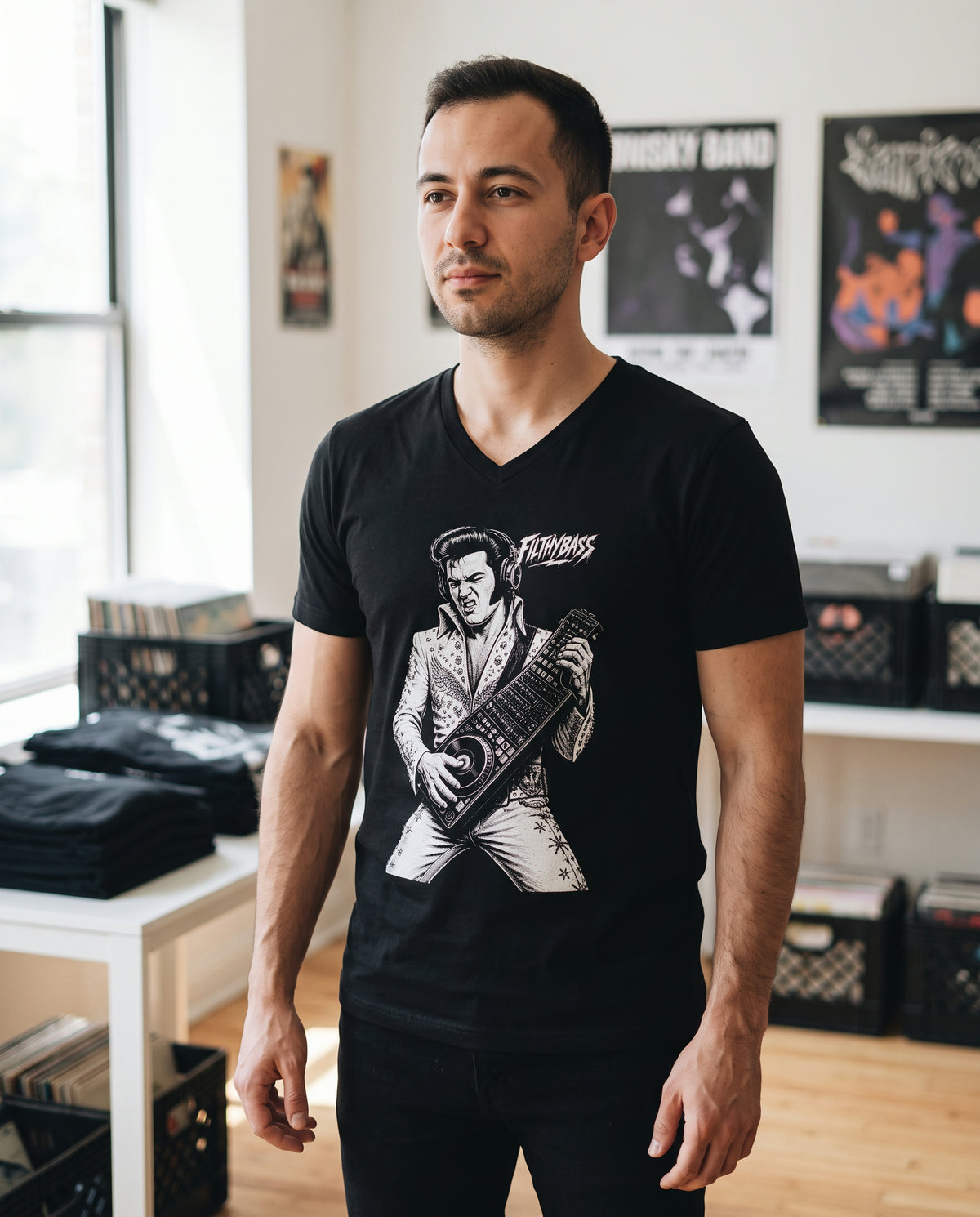 Elvis Rocking the night away - FILTHYBASS - V-Neck Shirt