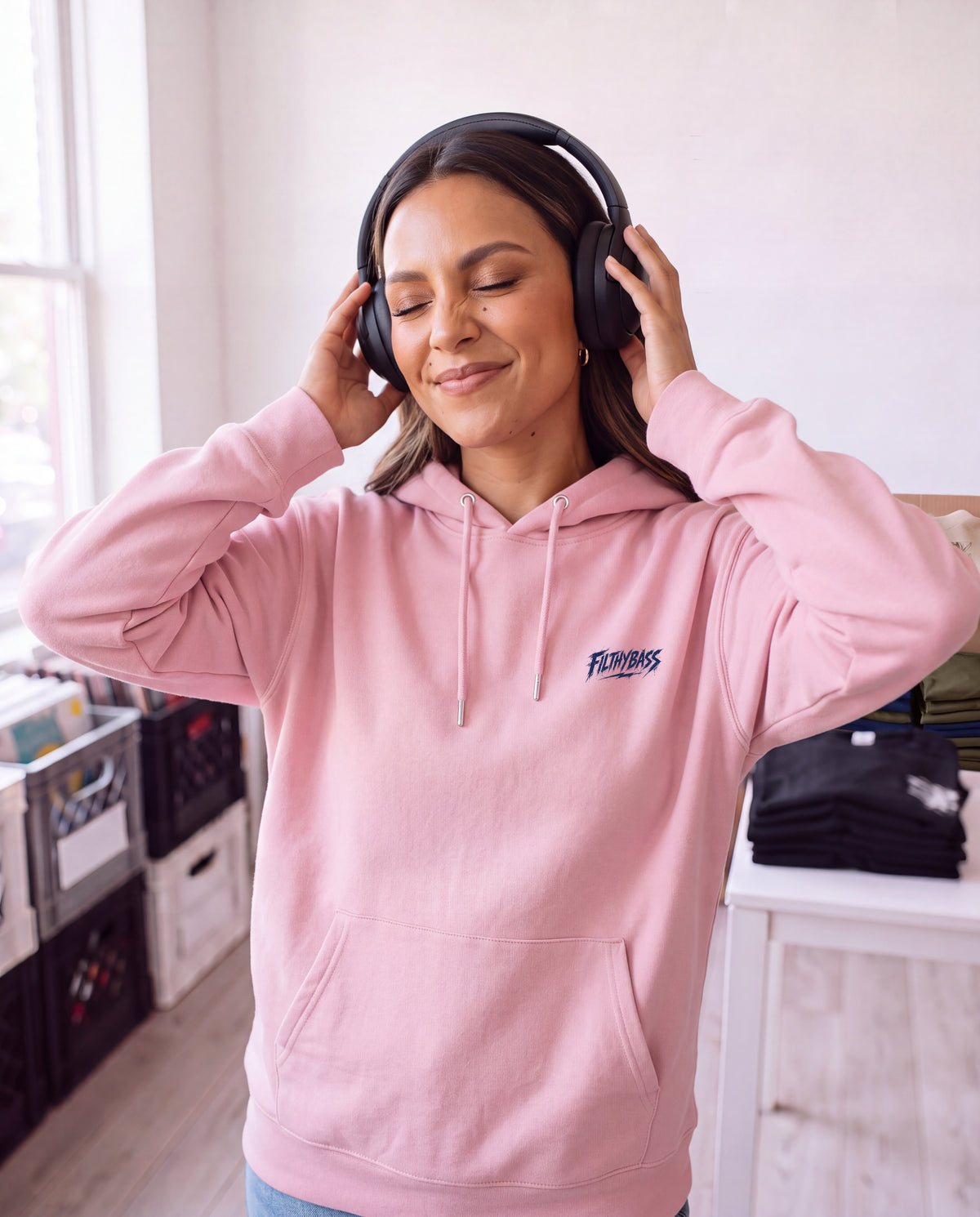 Frame 4: Lost in the headphones · Audrey