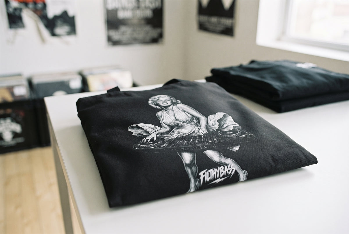 Marilyn Monroe's drop is just too much - FILTHYBASS - Tote Bag — lifestyle