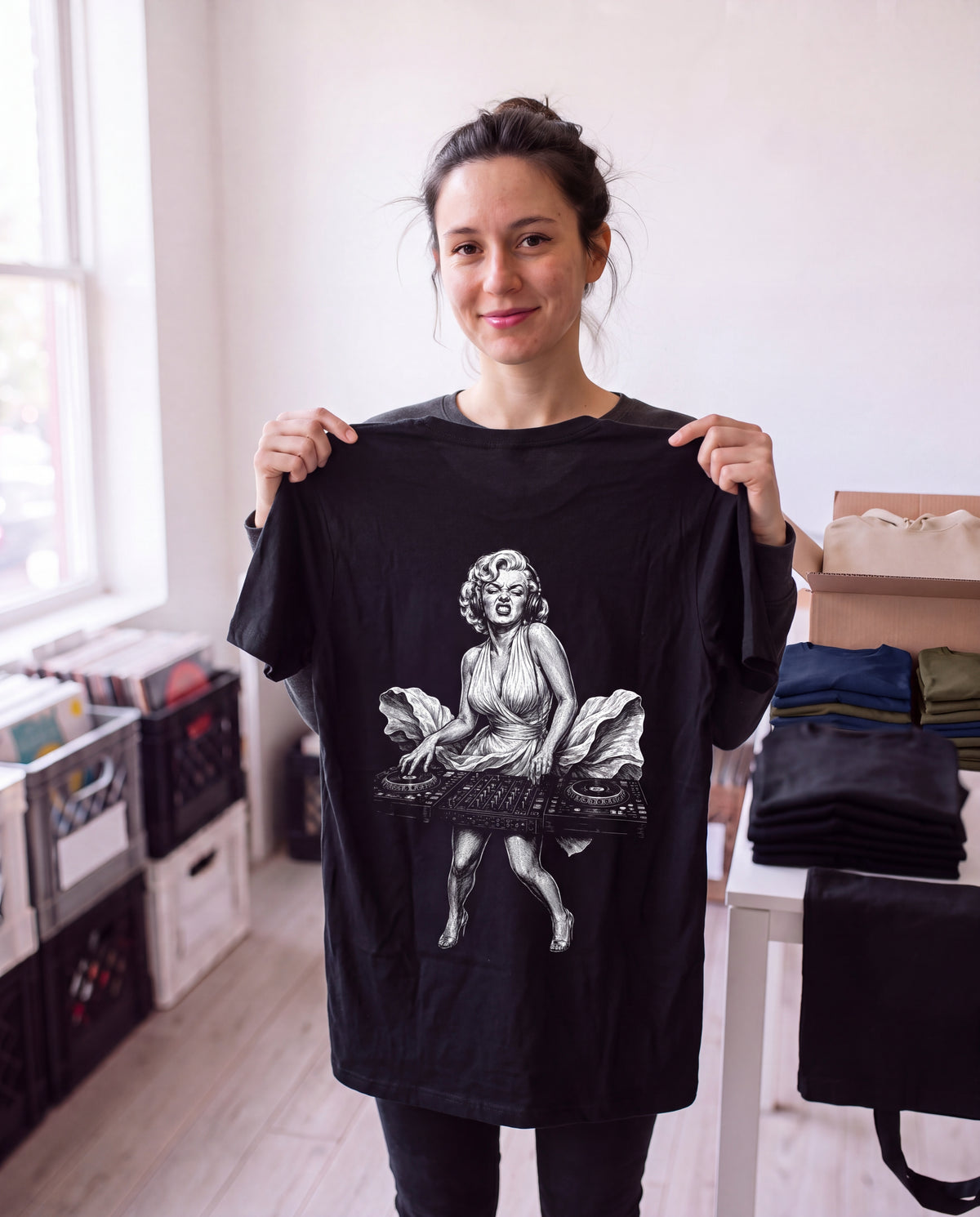Marilyn Monroe Droppin Bass - FILTHYBASS - V-Neck Shirt — lifestyle